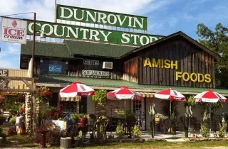Exterior of charming, old-timey Dunrovin Country Store in Vass.